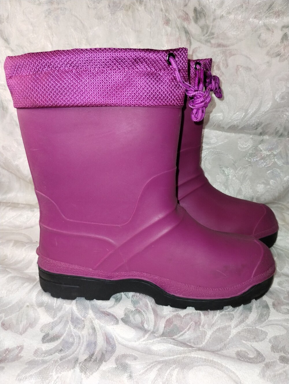 Size 6 Waterproof Child Boots / Fuchsia Color